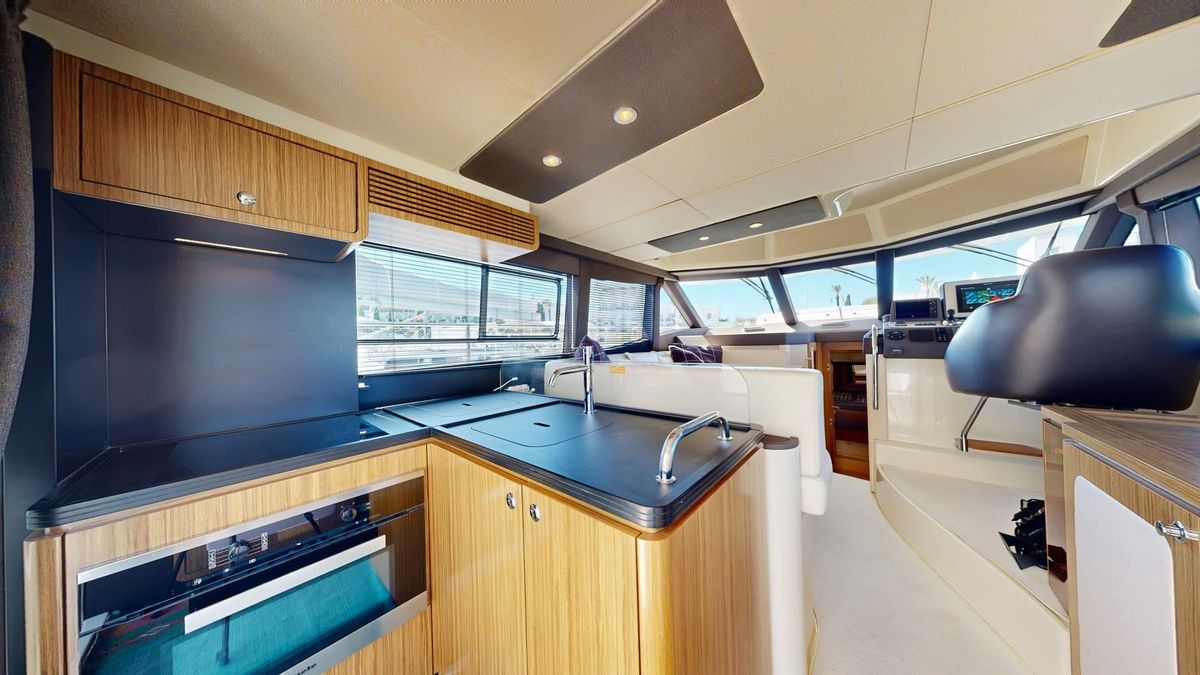 2020 Azimut 43 