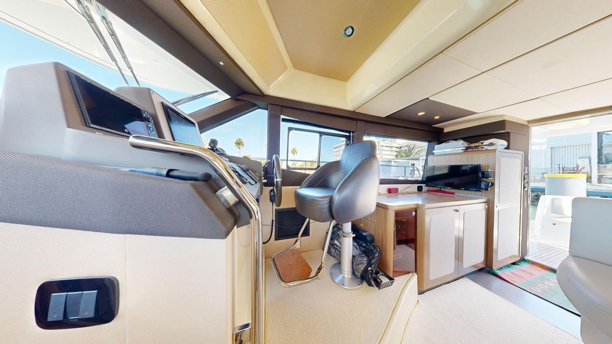 2020 Azimut 43 