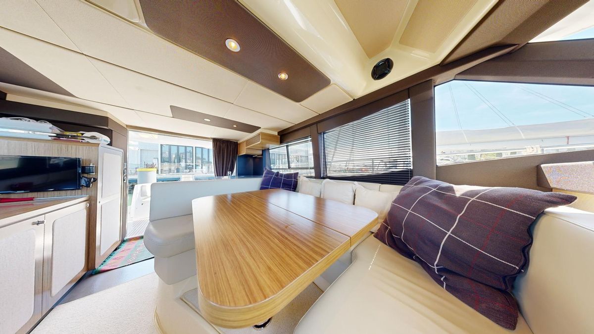 2020 Azimut 43 