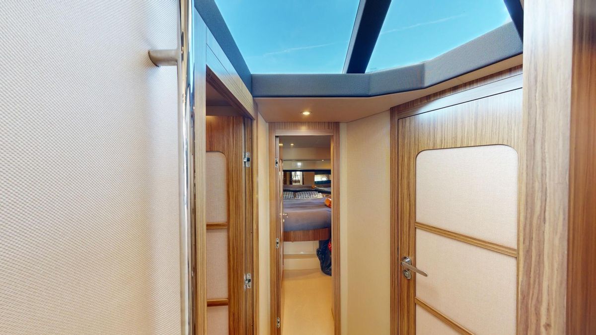 2020 Azimut 43 