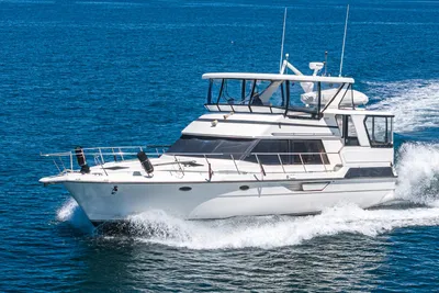 Vantare Aft Cabin Wide Beam Motoryacht