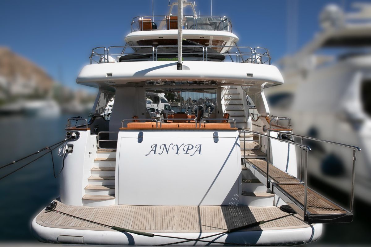 2004 Benetti 101 