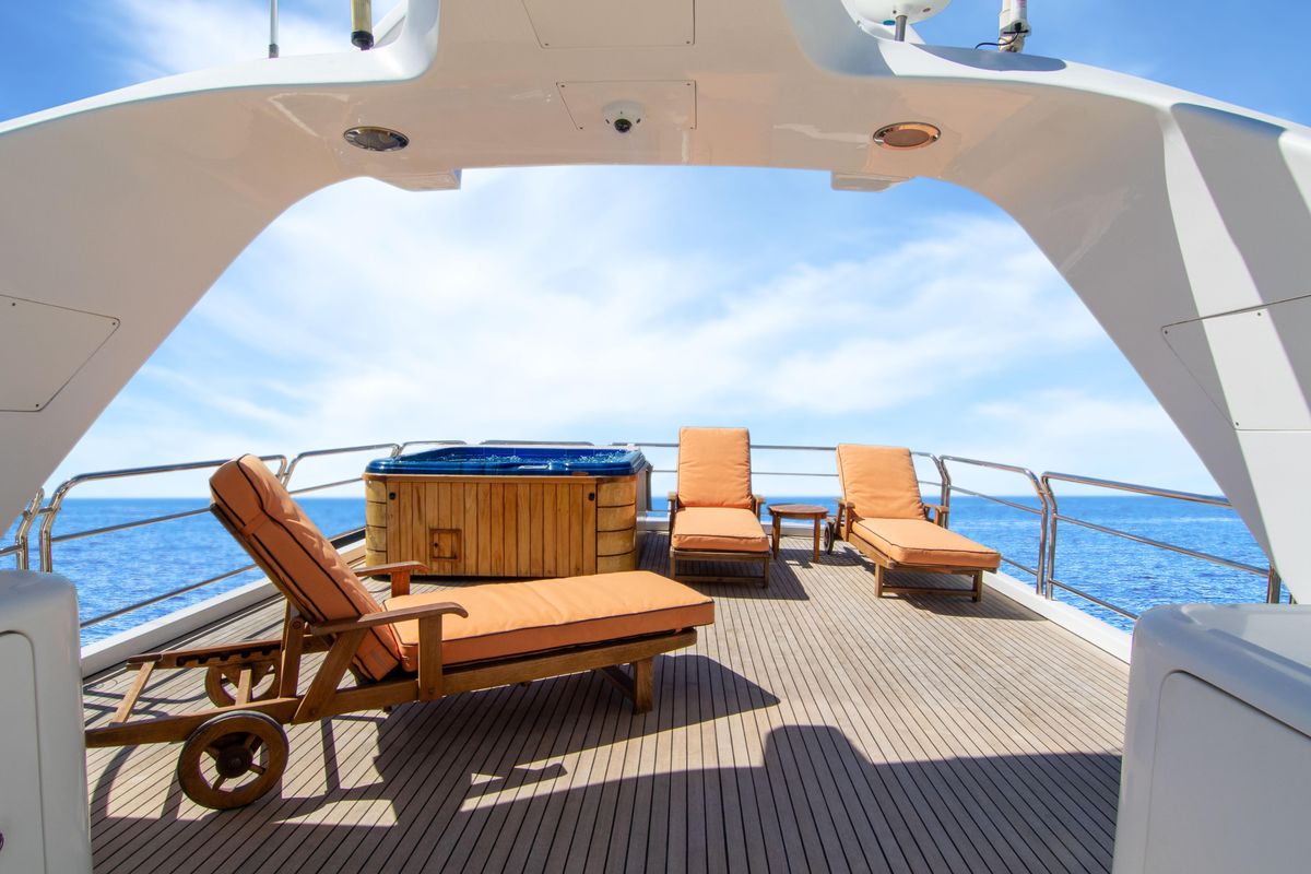 2004 Benetti 101 