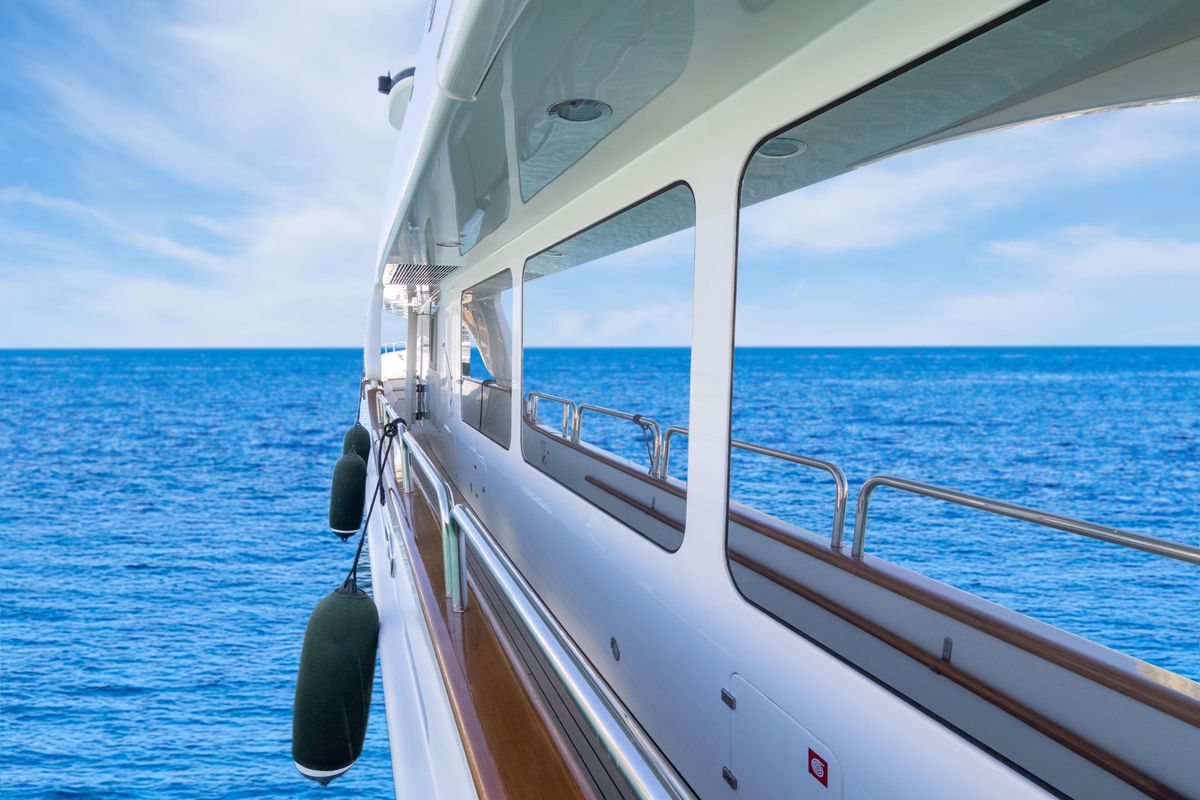 2004 Benetti 101 