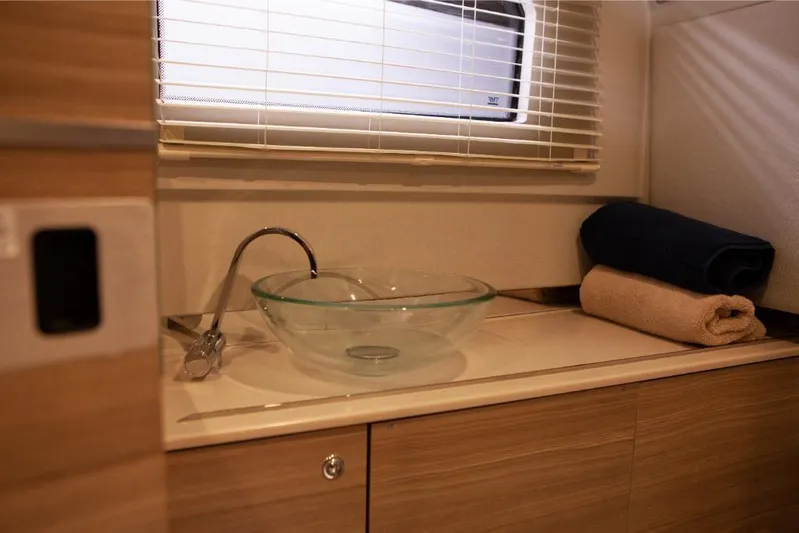  Yacht Photos Pics 2023-Saxdor-320-GTO-MarineMax