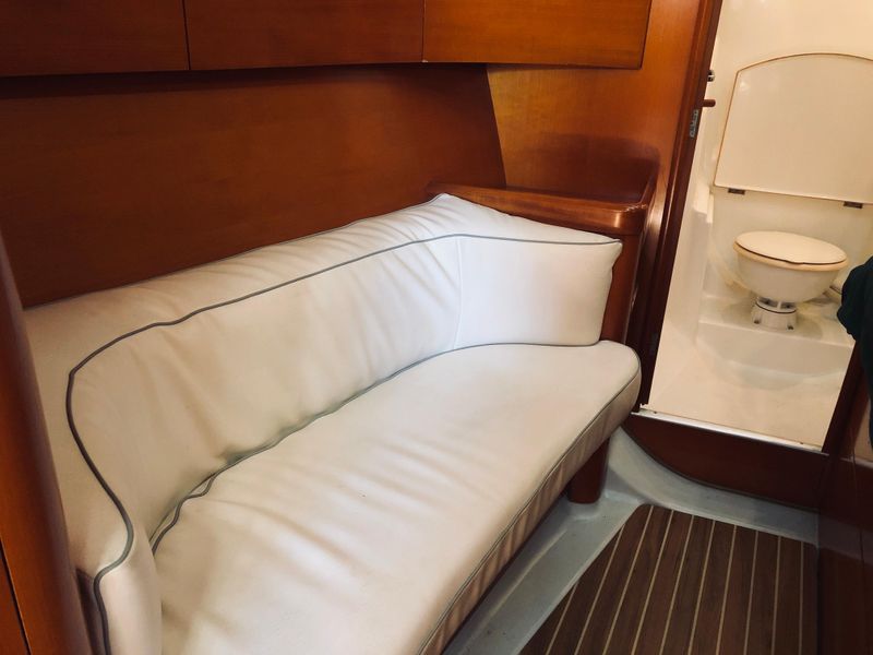 1995 Beneteau 42S7