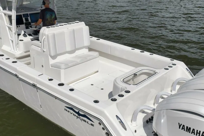  Yacht Photos Pics 2018 Invincible 36' Open Fisherman boat on water, featuring Yamaha engines.
