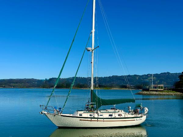 1998 Pacific Seacraft Cutter