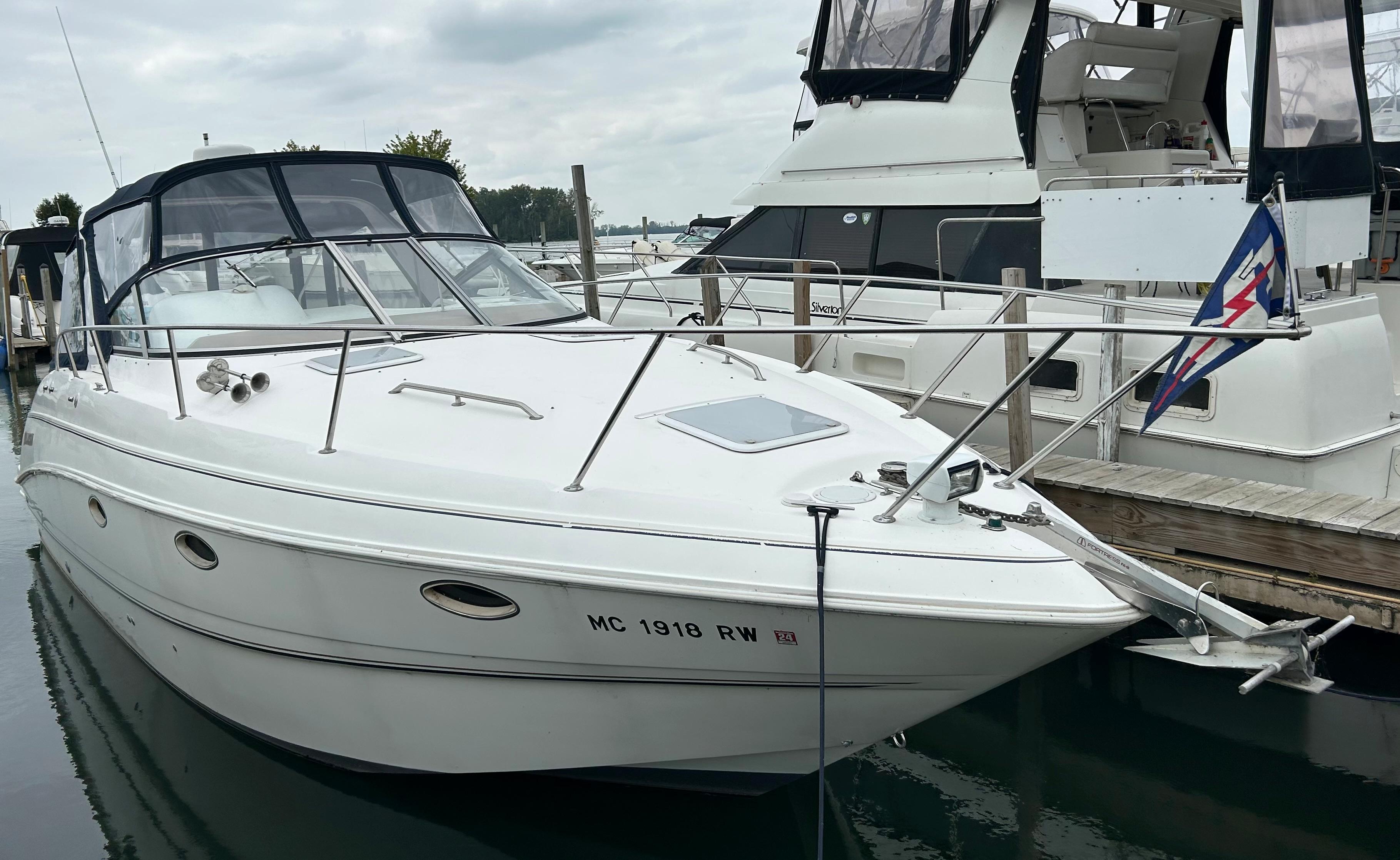 1999 Larson Cabrio 330 Mid Cabin Express Cruiser For Sale - Yachtworld