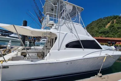 2005 Luhrs 38 Convertible