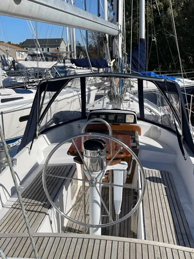 Equity II Yacht Photos Pics 