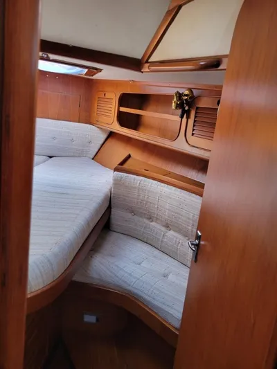 Equity II Yacht Photos Pics 