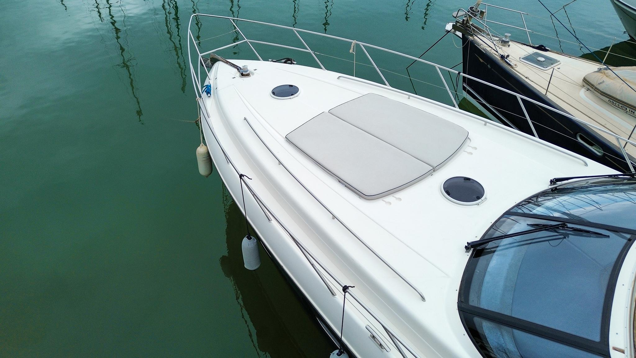 Princess V58 – 2006 – Timeless British Elegance with 3 Cabins, Huge Cockpit & Strong Performance