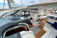 Princess V58 – 2006 – Timeless British Elegance with 3 Cabins, Huge Cockpit & Strong Performance