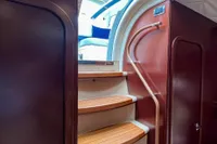 Princess V58 – 2006 – Timeless British Elegance with 3 Cabins, Huge Cockpit & Strong Performance