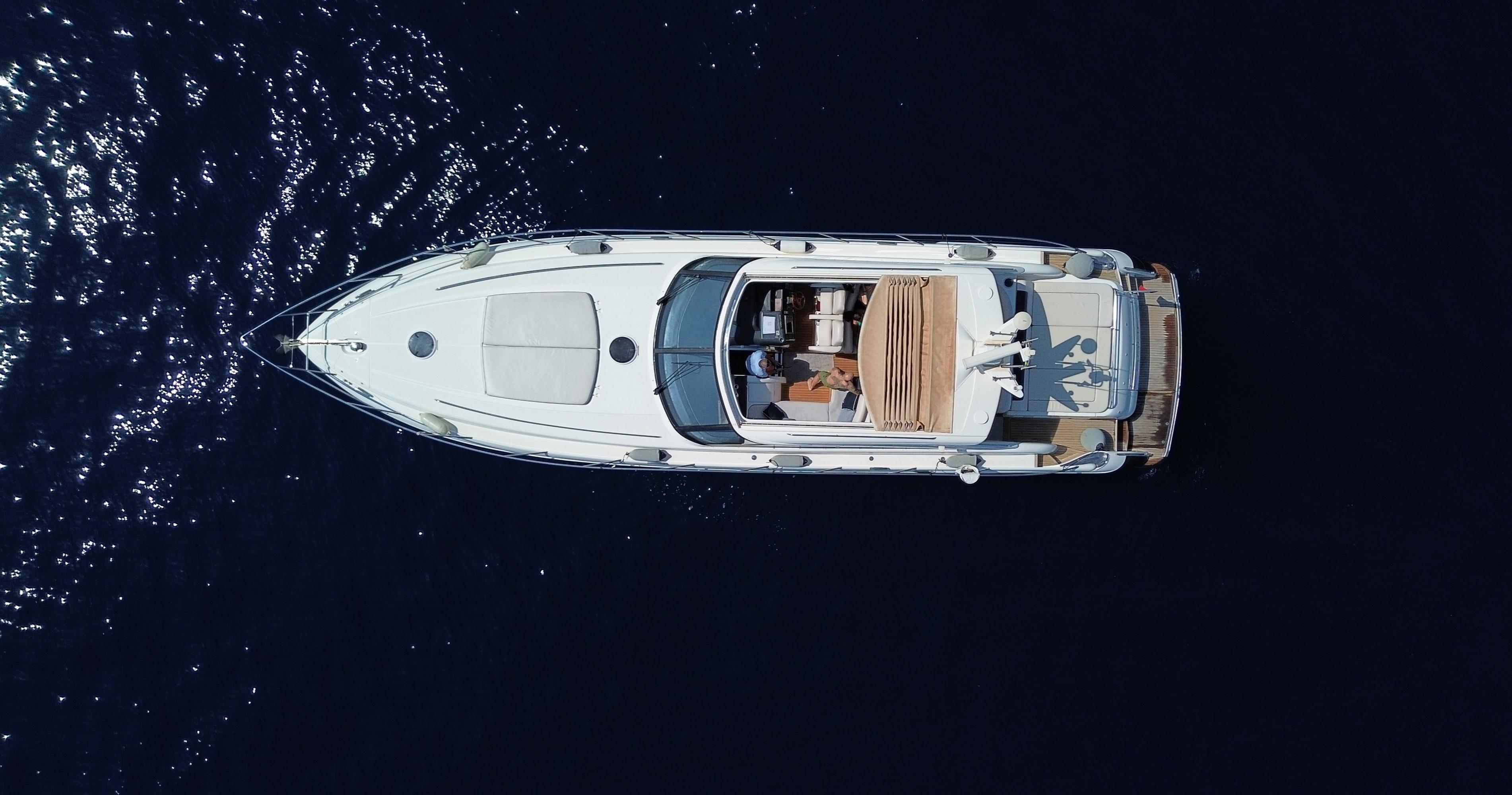 Princess V58 – 2006 – Timeless British Elegance with 3 Cabins, Huge Cockpit & Strong Performance