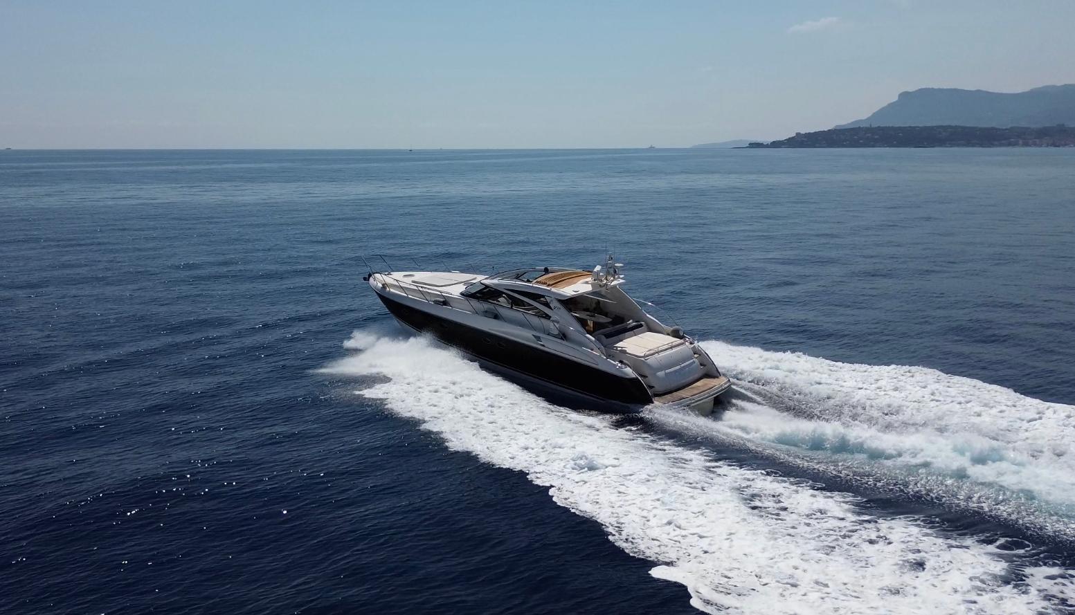 Princess V58 – 2006 – Timeless British Elegance with 3 Cabins, Huge Cockpit & Strong Performance