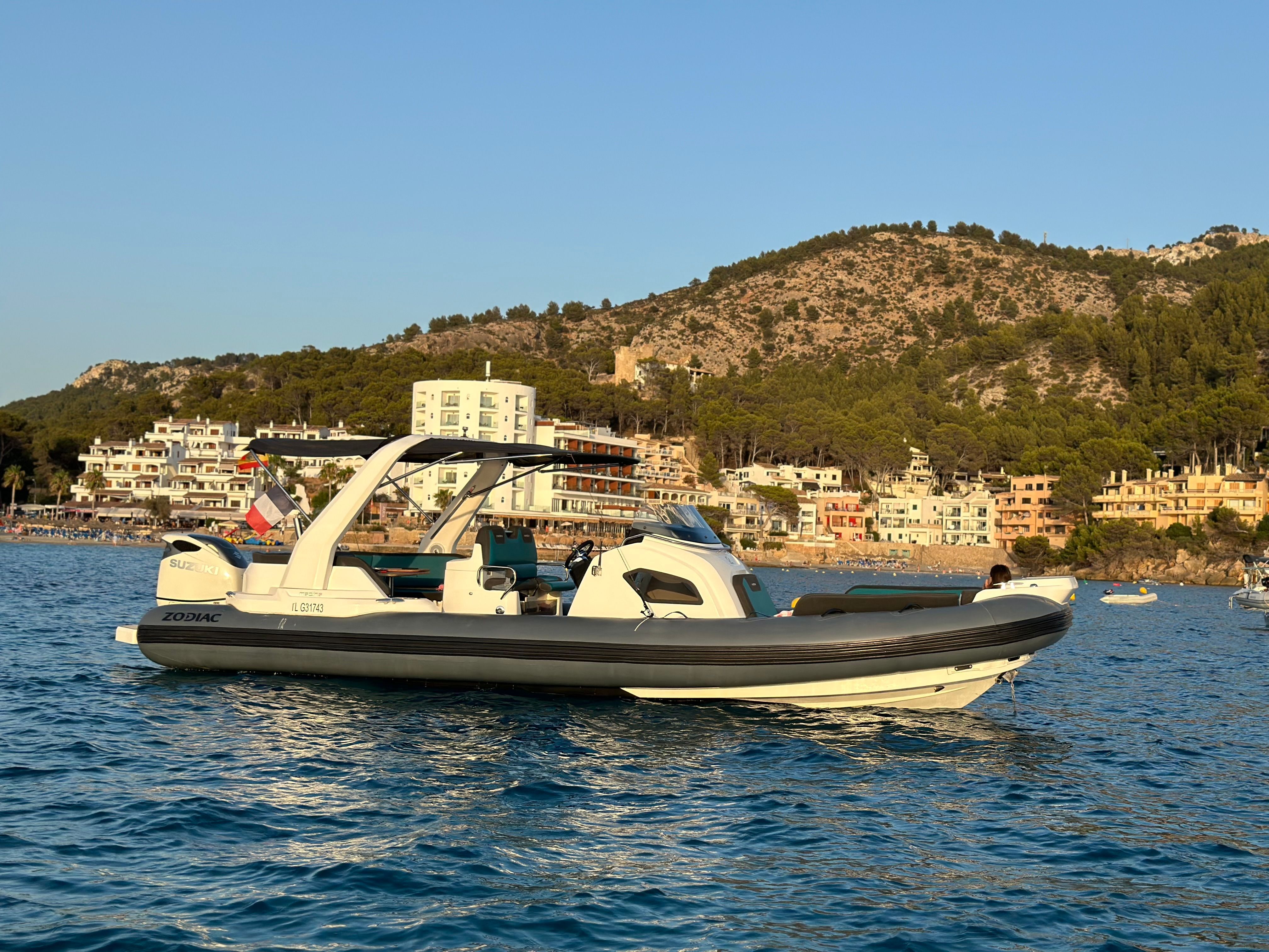 2020 Zodiac Medline 9