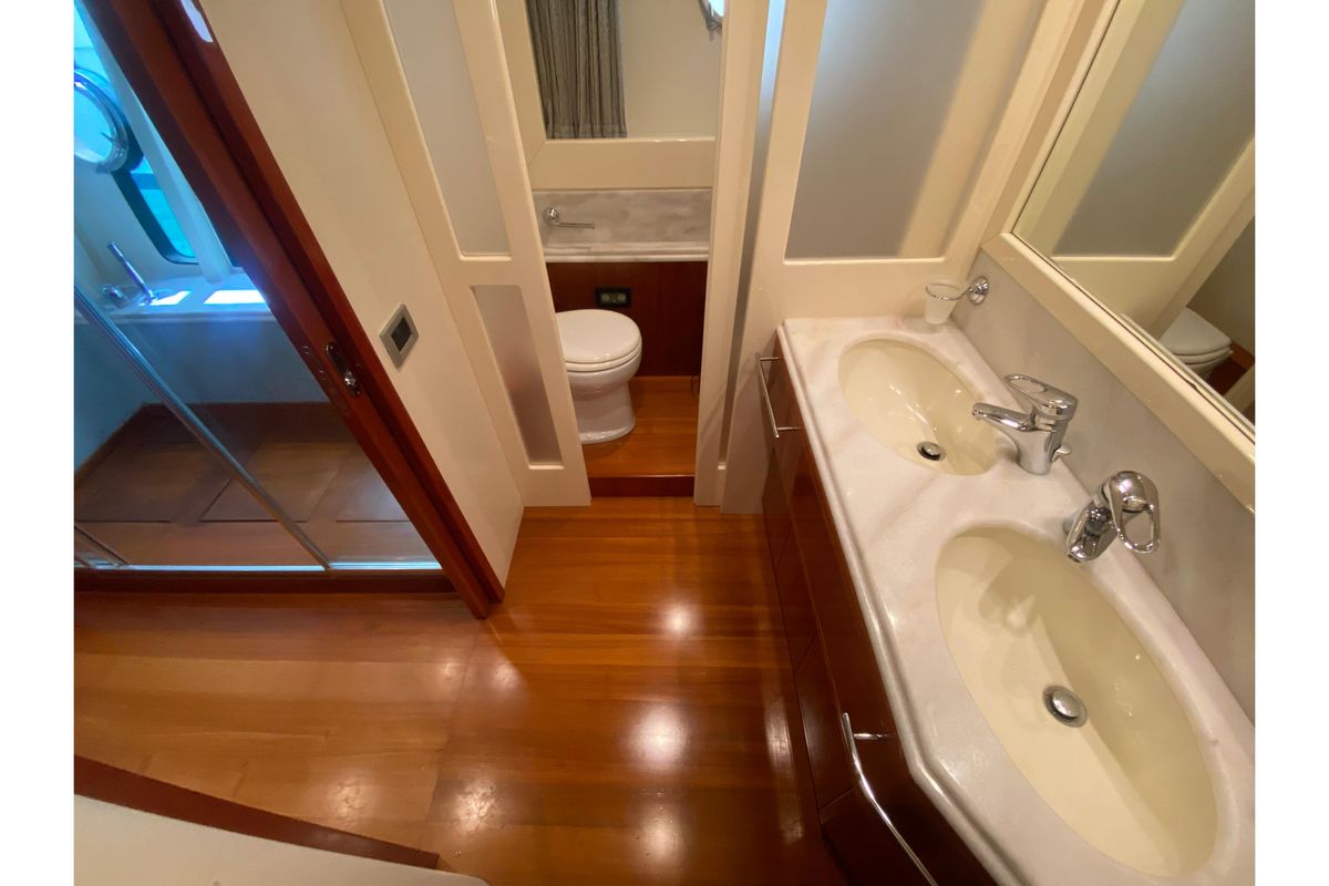 2006 Ferretti Yachts 78 