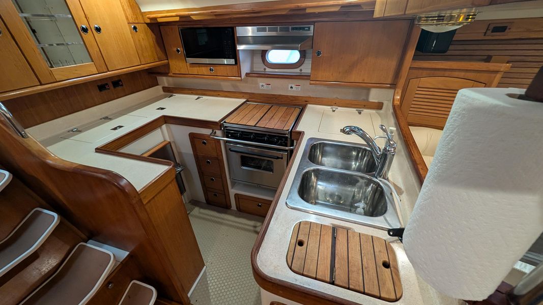 2002 Catalina 470