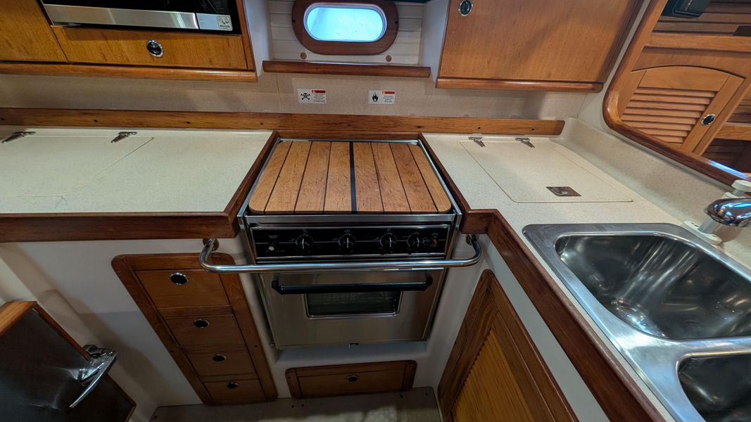 2002 Catalina 470
