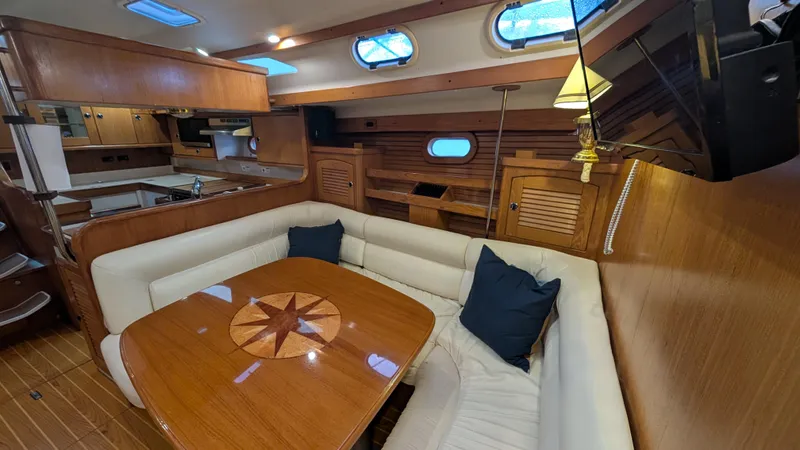 Escapade Yacht Photos Pics 