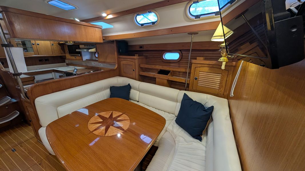 2002 Catalina 470