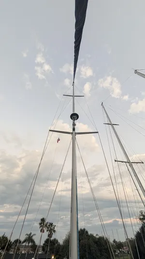 Escapade Yacht Photos Pics 