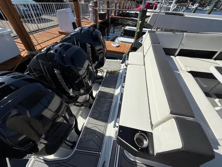  Yacht Photos Pics 2020 Monterey 385 Super Express boat with powerful engines and spacious seating.