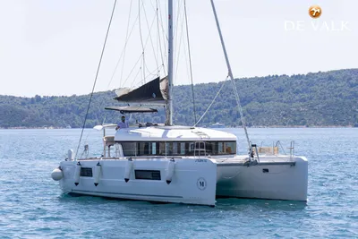 2022 Lagoon 40