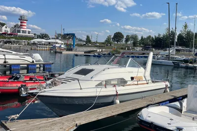 1995 FiberLine G21 Cabin Cruise