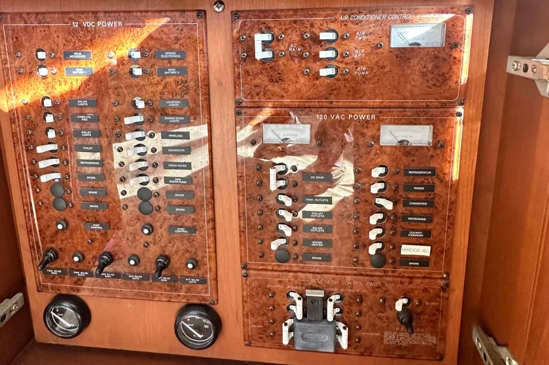 "fish N Chicks" Yacht Photos Pics Electrical control panel of a 2005 Silverton 34 Convertible boat.