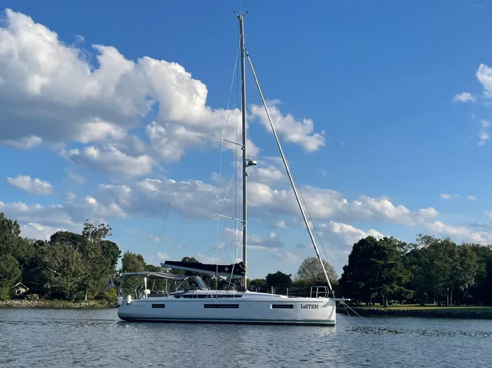 Listen Yacht Photos Pics Jeanneau Sun Odyssey 440