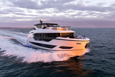 2025 Sunseeker 82 Ocean Enclosed