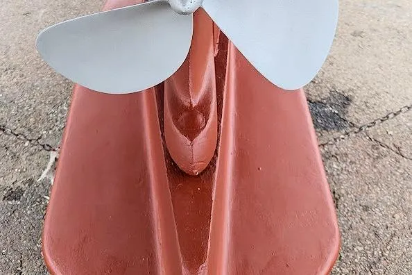 Iteration Yacht Photos Pics Propeller of 1998 Amel 53 Super Maramu sailboat on dry dock.