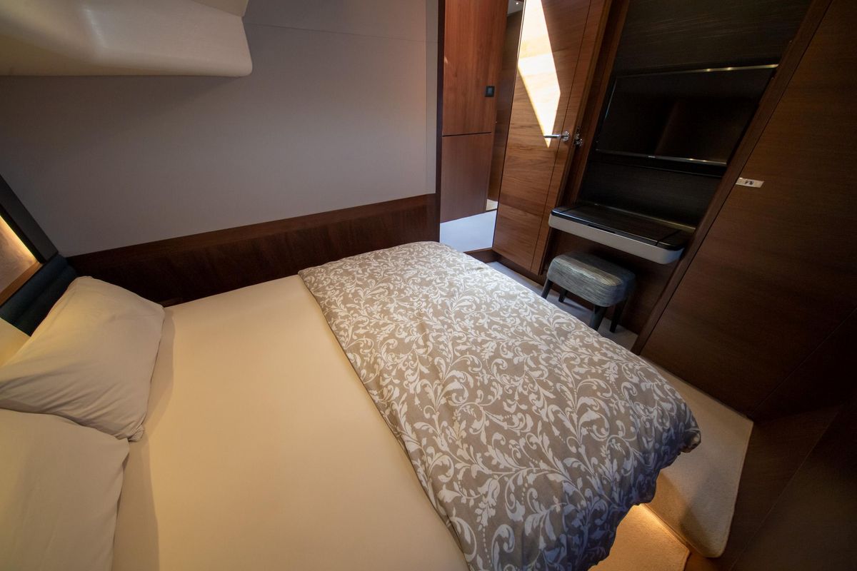 2019 Princess 80 