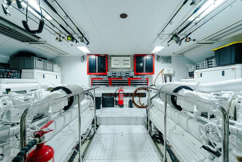 One And Only Yacht Photos Pics 