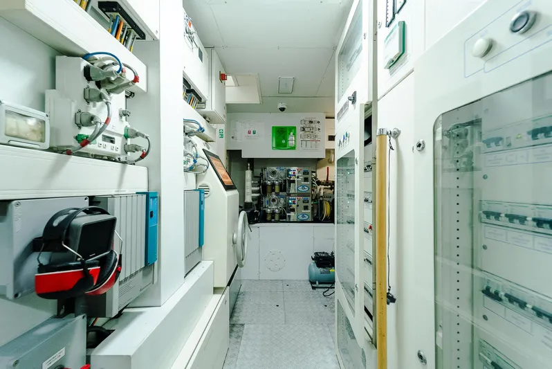 One And Only Yacht Photos Pics 