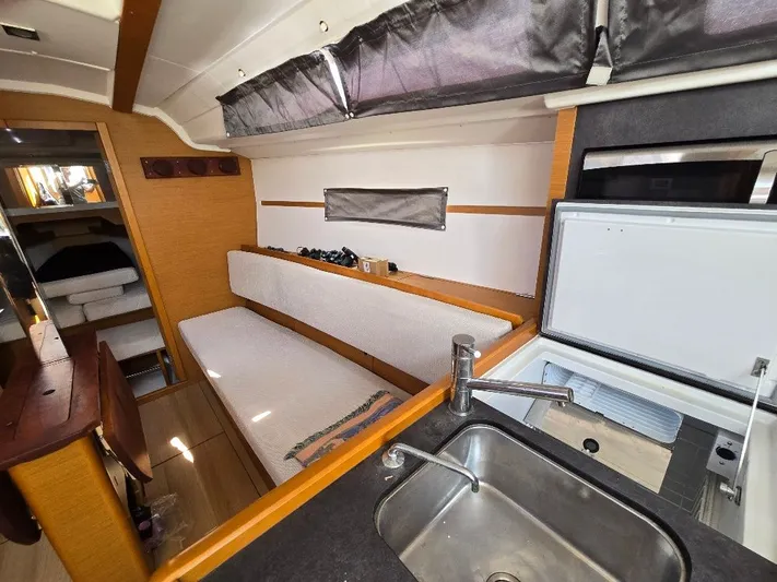 Flying Moose Yacht Photos Pics 