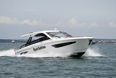 Bavaria Vida 33