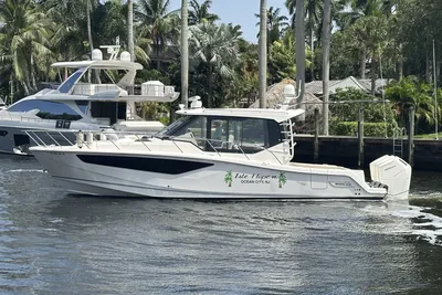 Boston Whaler 405 Conquest