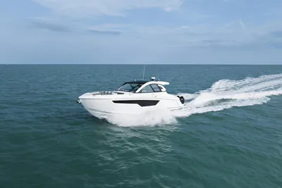 Cruisers Yachts 50GLS OB