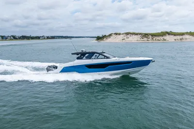 Cruisers Yachts 50 GLS