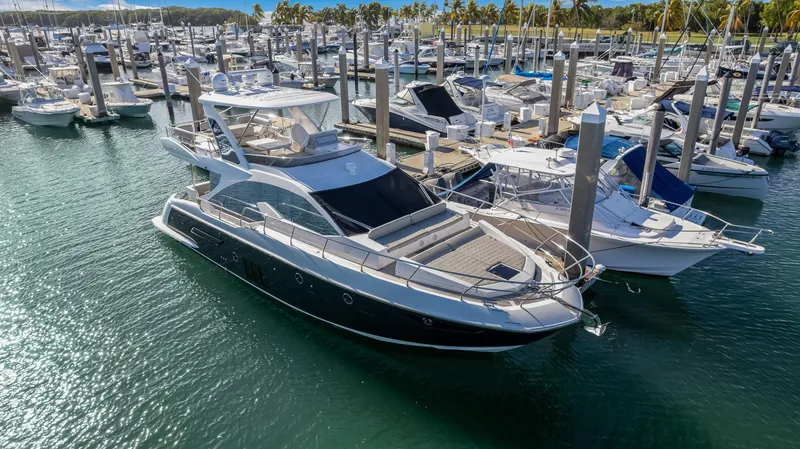 Vivere Yacht Photos Pics 