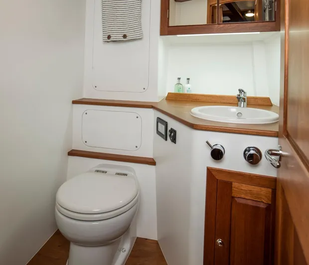  Yacht Photos Pics 2018 Spirit Yachts C63