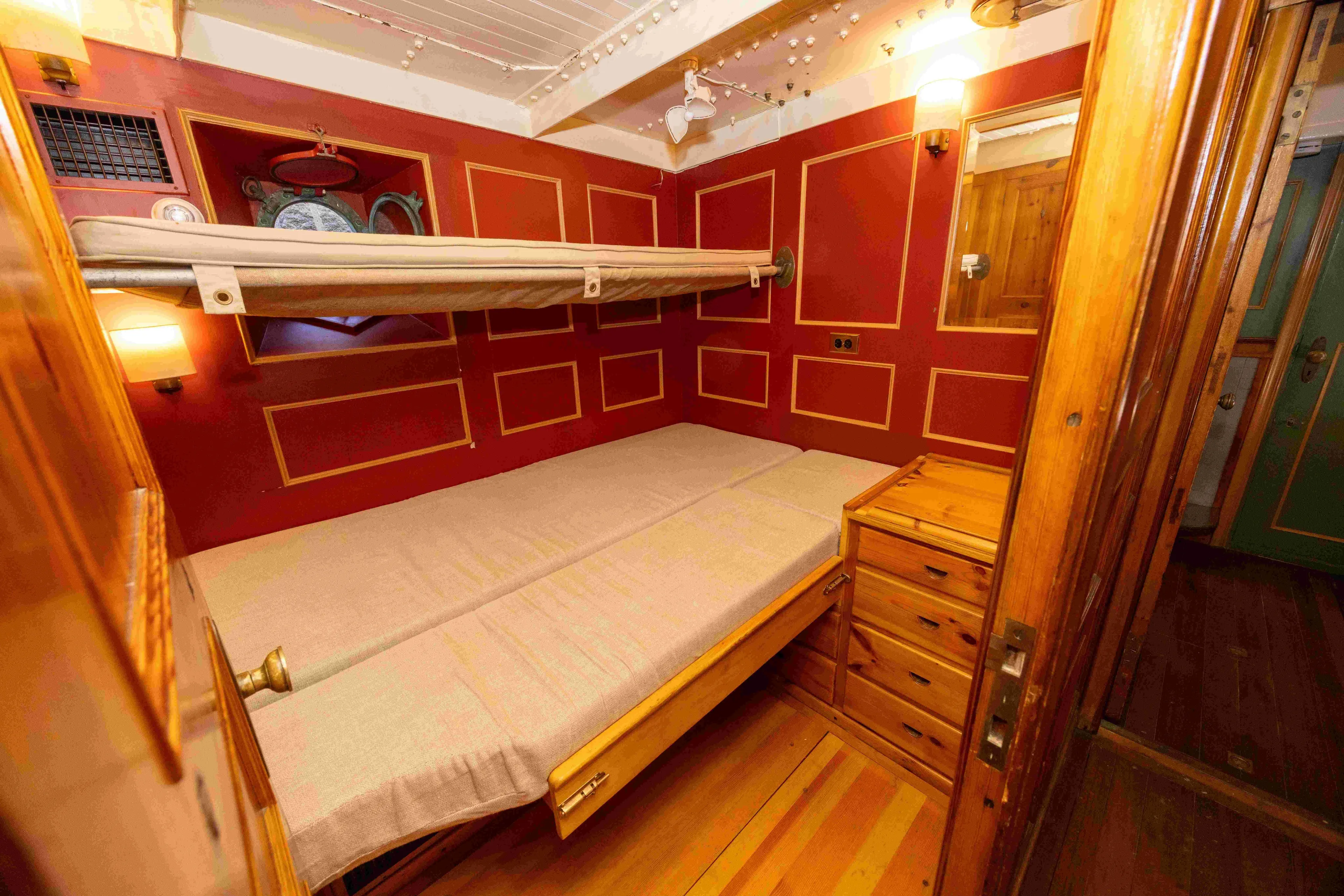 Little Vigilant Yacht Photos Pics guest cabin starboard side