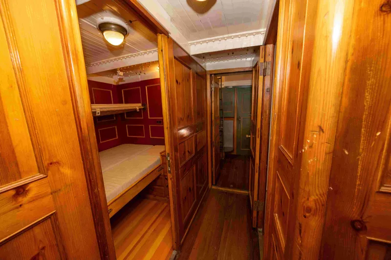 Little Vigilant Yacht Photos Pics viewing aft to guest (red) and master (green) cabins