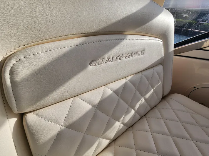  Yacht Photos Pics 2023 Grady-White Freedom 275 boat seat with quilted upholstery detail.