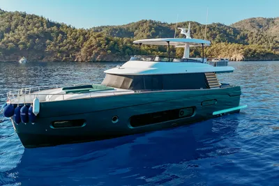 Azimut Magellano 66
