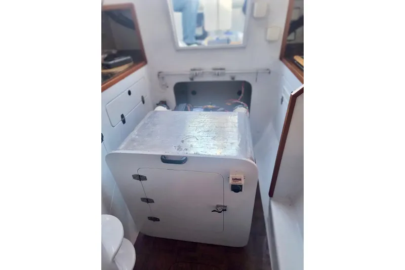 Wingnut Yacht Photos Pics Interior of a 2012 Hughes 40 boat, featuring a compact cabin space.